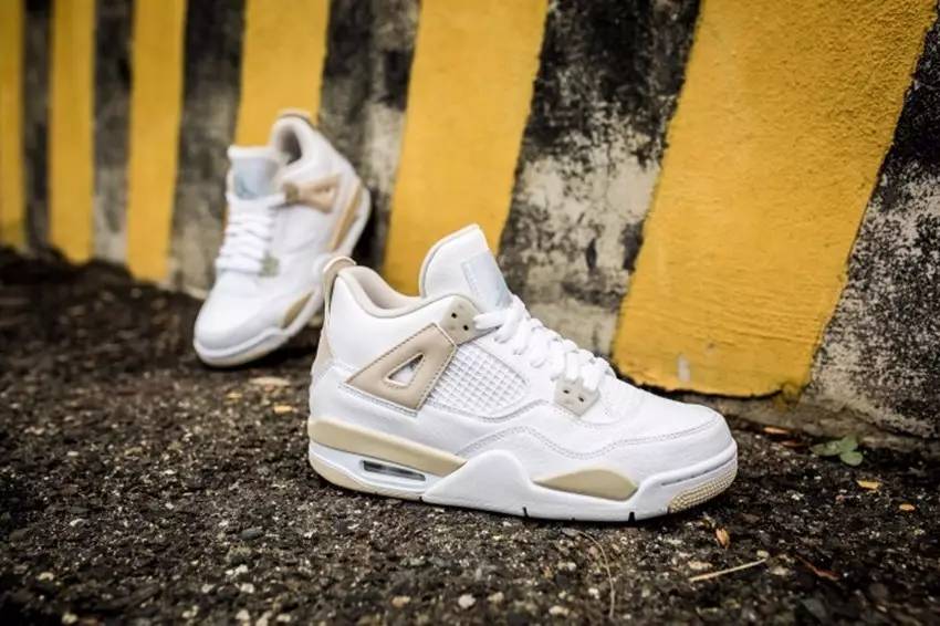 AJ副总裁上脚 KAWS x AJ4 黑色版本球王会网页版Dunk鞋讯丨不止Sample！(图1)
