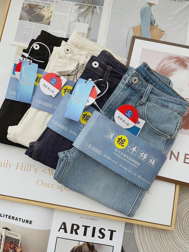 技巧：简约牛仔裤提升时尚感球王会入口中年女性秋季穿搭(图5)