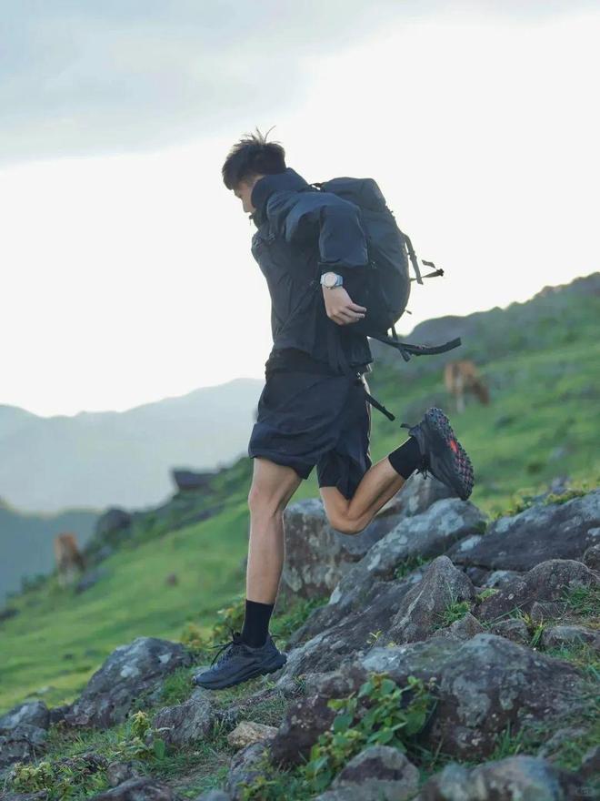 动鞋推荐!性价比绝了户外通勤两不误!踢走班味放肆去野春夏户外宝藏情侣运(图3) 动鞋推荐!性价比绝了户外通勤两不误!踢走班味放肆去野春夏户外宝藏情侣运(图3)