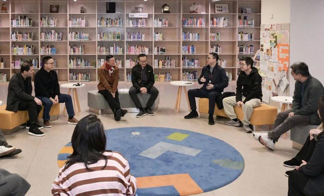 ！一张高管合照暴露顶级富豪穿衣…马云穿6万LP蔡崇信穿李宁接地气(图25)